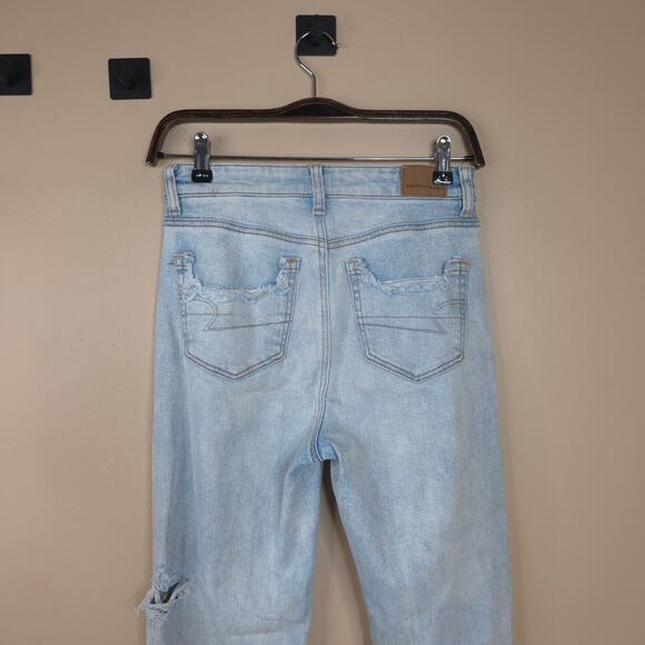 American Eagle High Rise Mom Jean Light Wash Denim Distressed Size 0 - Picture 6 of 11